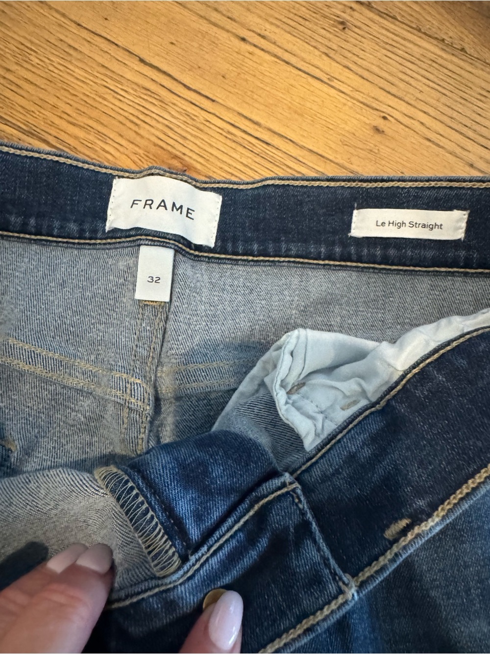 Frame Denim Wide-Leg Jeans in Dark Blue with Distressed Knee - Picture 3 of 3